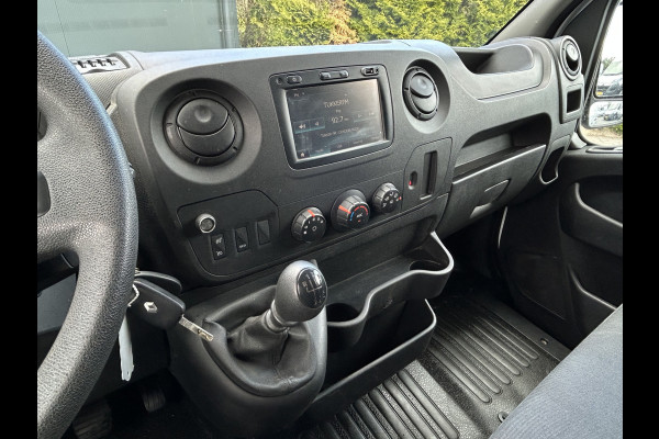 Renault Master T35 2.3 dCi 131 PK / L2H2 / 1e EIG. / AIRCO / CRUISE / NAVI / IMPERIAAL / TREKHAAK