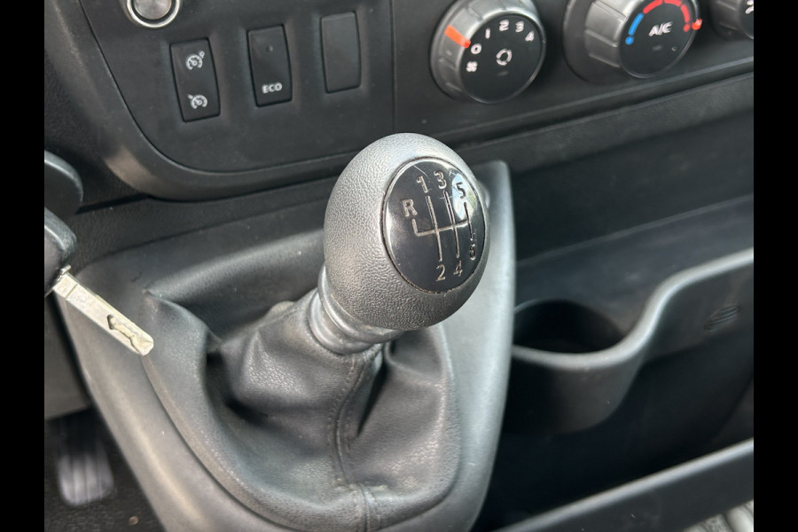 Renault Master T35 2.3 dCi 131 PK / L2H2 / 1e EIG. / AIRCO / CRUISE / NAVI / IMPERIAAL / TREKHAAK