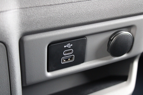 Ford Transit Custom 320 2.0 TDCI L2H1 Trend 170pk - 2x Schuifdeur - Carplay - Android - Camera - LED - Stoelverwarming - 70l tank - Rijklaar
