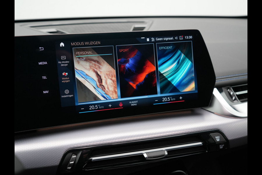 BMW X1 xDrive30e M Sport Plug In Hybrid 326pk PHEV | Trekhaak af Fabriek | Panodak | Adaptive Cruise | Widescreen Navi | 360 Camera | Alcantara Sportstoelen Massage & Memory | Harman Kardon |