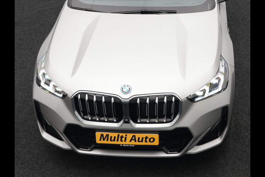 BMW X1 xDrive30e M Sport Plug In Hybrid 326pk PHEV | Trekhaak af Fabriek | Panodak | Adaptive Cruise | Widescreen Navi | 360 Camera | Alcantara Sportstoelen Massage & Memory | Harman Kardon |