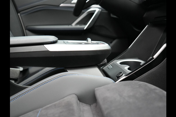 BMW X1 xDrive30e M Sport Plug In Hybrid 326pk PHEV | Trekhaak af Fabriek | Panodak | Adaptive Cruise | Widescreen Navi | 360 Camera | Alcantara Sportstoelen Massage & Memory | Harman Kardon |