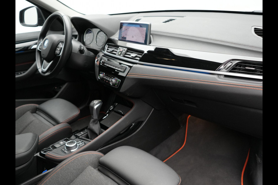 BMW X1 xDrive25e Sportline Plug In Hybrid 220pk PHEV | Camera | Sportstoelen Verwamd | Navi Prof | DAB | 18"L.M | LED Koplampen |