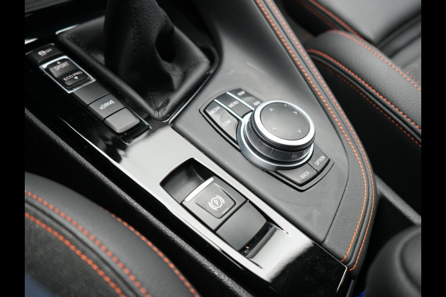 BMW X1 xDrive25e Sportline Plug In Hybrid 220pk PHEV | Camera | Sportstoelen Verwamd | Navi Prof | DAB | 18"L.M | LED Koplampen |