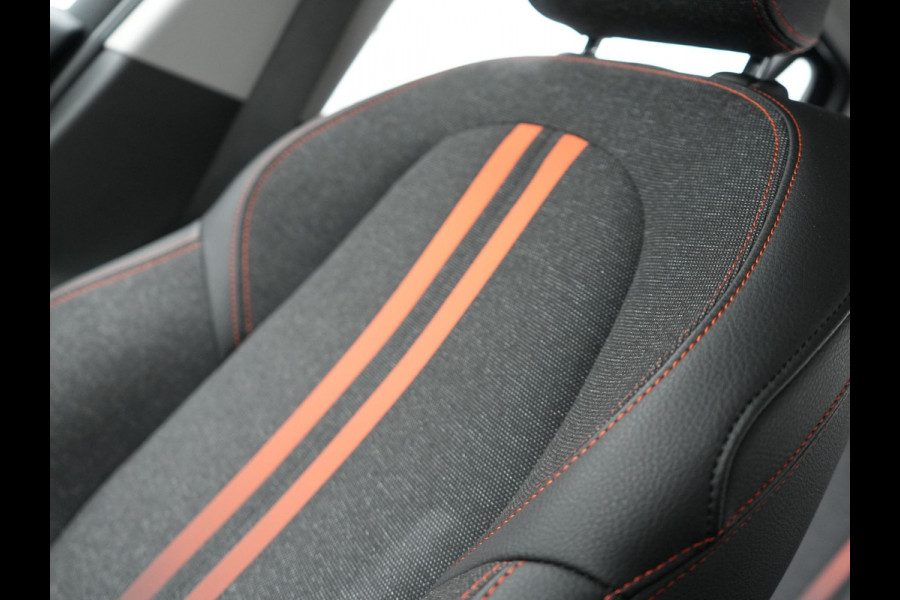 BMW X1 xDrive25e Sportline Plug In Hybrid 220pk PHEV | Camera | Sportstoelen Verwamd | Navi Prof | DAB | 18"L.M | LED Koplampen |