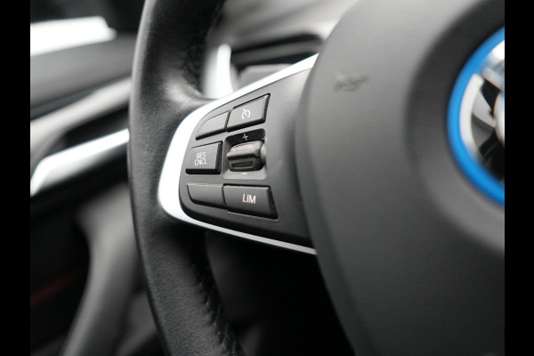 BMW X1 xDrive25e Sportline Plug In Hybrid 220pk PHEV | Camera | Sportstoelen Verwamd | Navi Prof | DAB | 18"L.M | LED Koplampen |