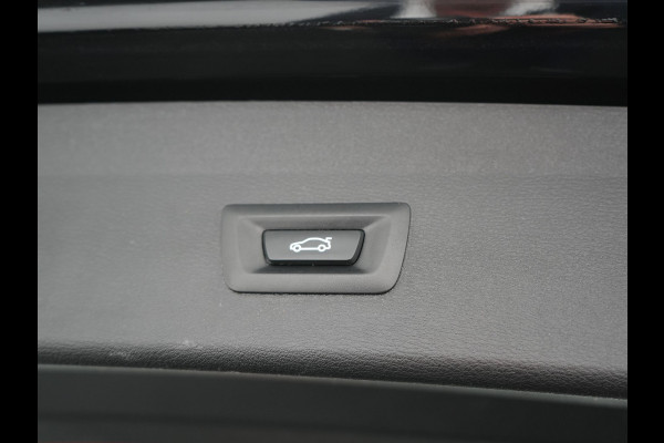 BMW X1 xDrive25e Sportline Plug In Hybrid 220pk PHEV | Camera | Sportstoelen Verwamd | Navi Prof | DAB | 18"L.M | LED Koplampen |