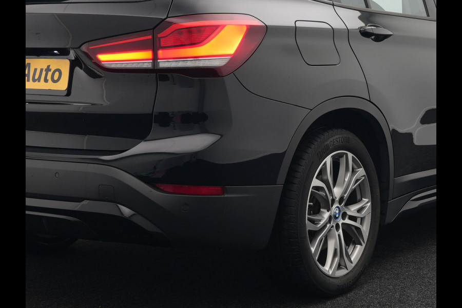 BMW X1 xDrive25e Sportline Plug In Hybrid 220pk PHEV | Camera | Sportstoelen Verwamd | Navi Prof | DAB | 18"L.M | LED Koplampen |