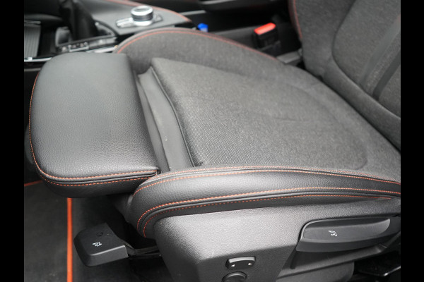 BMW X1 xDrive25e Sportline Plug In Hybrid 220pk PHEV | Camera | Sportstoelen Verwamd | Navi Prof | DAB | 18"L.M | LED Koplampen |
