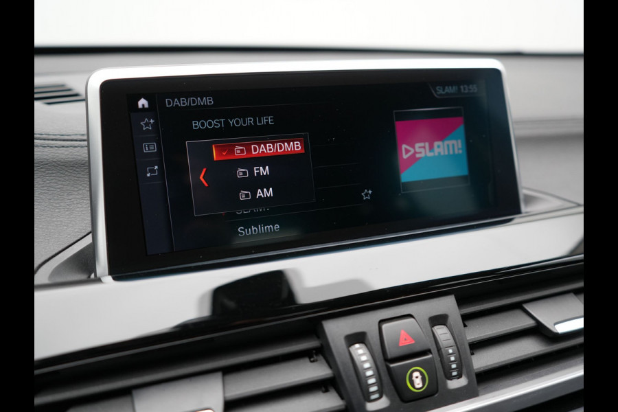 BMW X1 xDrive25e Sportline Plug In Hybrid 220pk PHEV | Camera | Sportstoelen Verwamd | Navi Prof | DAB | 18"L.M | LED Koplampen |