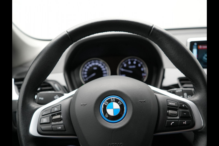 BMW X1 xDrive25e Sportline Plug In Hybrid 220pk PHEV | Camera | Sportstoelen Verwamd | Navi Prof | DAB | 18"L.M | LED Koplampen |