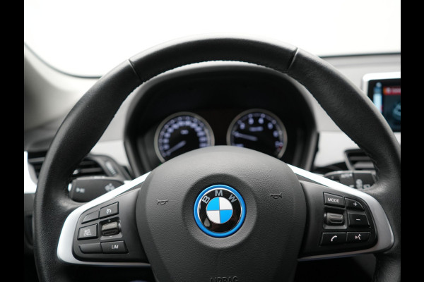 BMW X1 xDrive25e Sportline Plug In Hybrid 220pk PHEV | Camera | Sportstoelen Verwamd | Navi Prof | DAB | 18"L.M | LED Koplampen |