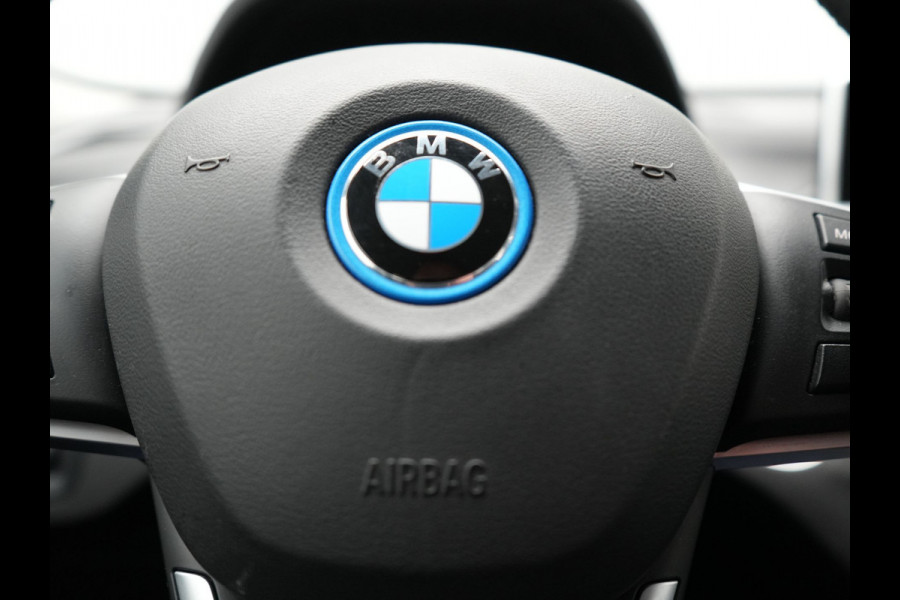 BMW X1 xDrive25e Sportline Plug In Hybrid 220pk PHEV | Camera | Sportstoelen Verwamd | Navi Prof | DAB | 18"L.M | LED Koplampen |
