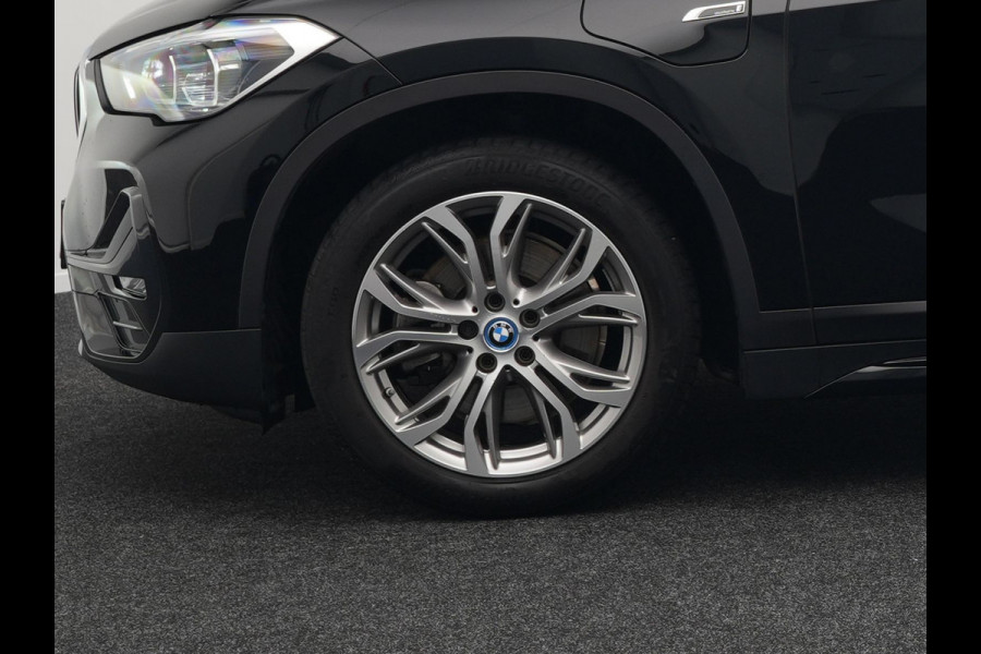 BMW X1 xDrive25e Sportline Plug In Hybrid 220pk PHEV | Camera | Sportstoelen Verwamd | Navi Prof | DAB | 18"L.M | LED Koplampen |