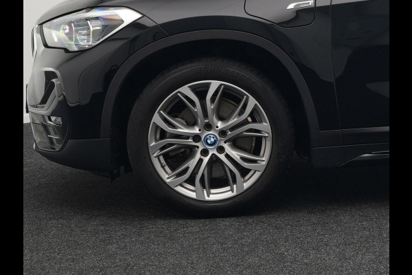 BMW X1 xDrive25e Sportline Plug In Hybrid 220pk PHEV | Camera | Sportstoelen Verwamd | Navi Prof | DAB | 18"L.M | LED Koplampen |