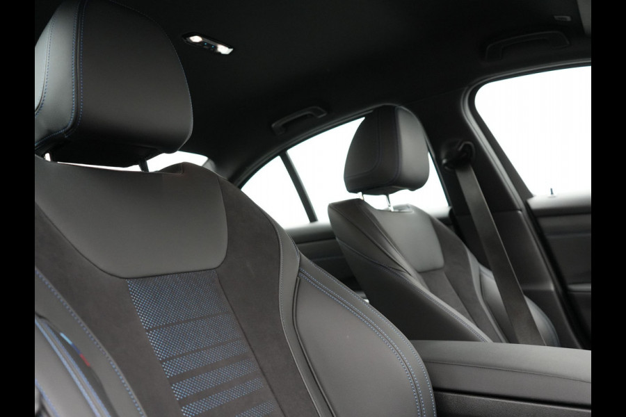 BMW 3-serie 330e M Sport Plug In Hybrid 293pk PHEV | Widescreen Navi |Head Up | Alcantara Sportstoelen Verwarmd | Sfeerverlichting | Camera | BLIS | Keyless |