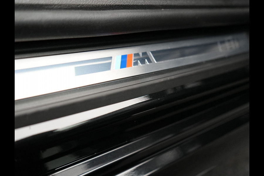 BMW 3-serie 330e M Sport Plug In Hybrid 293pk PHEV | Widescreen Navi |Head Up | Alcantara Sportstoelen Verwarmd | Sfeerverlichting | Camera | BLIS | Keyless |