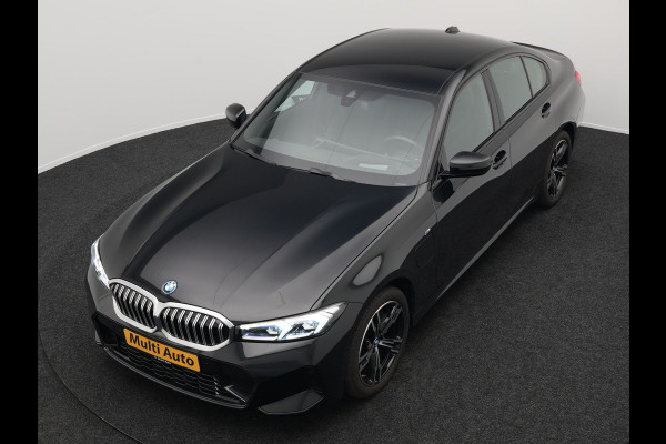 BMW 3-serie 330e M Sport Plug In Hybrid 293pk PHEV | Widescreen Navi |Head Up | Alcantara Sportstoelen Verwarmd | Sfeerverlichting | Camera | BLIS | Keyless |