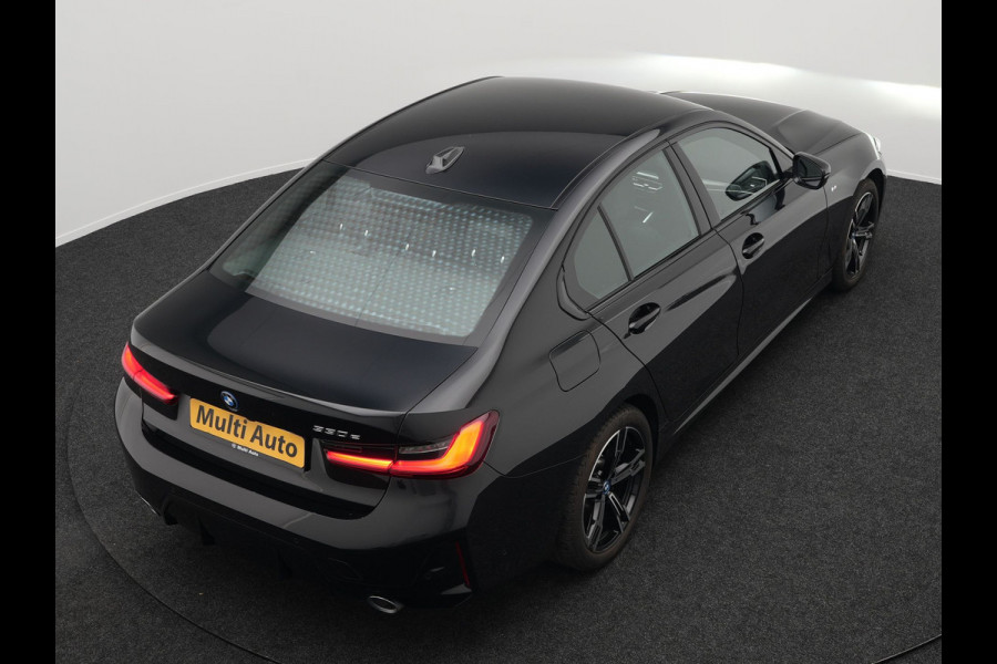 BMW 3-serie 330e M Sport Plug In Hybrid 293pk PHEV | Widescreen Navi |Head Up | Alcantara Sportstoelen Verwarmd | Sfeerverlichting | Camera | BLIS | Keyless |