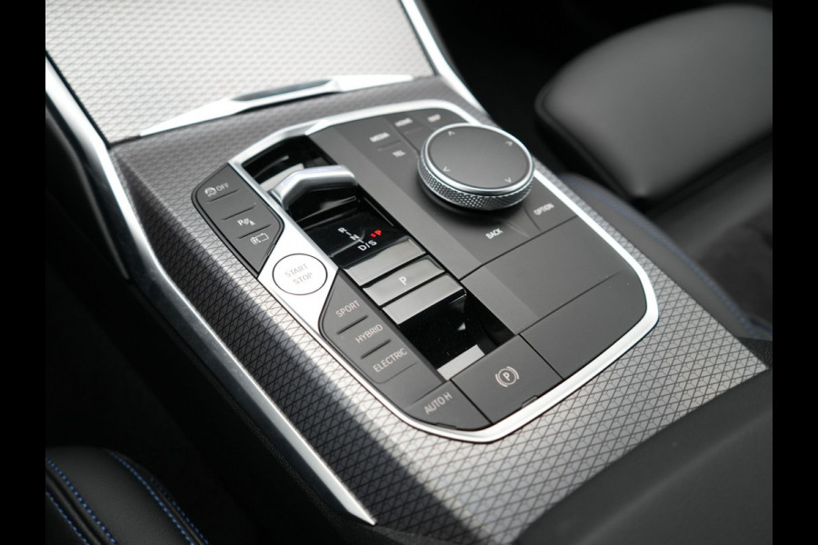 BMW 3-serie 330e M Sport Plug In Hybrid 293pk PHEV | Widescreen Navi |Head Up | Alcantara Sportstoelen Verwarmd | Sfeerverlichting | Camera | BLIS | Keyless |