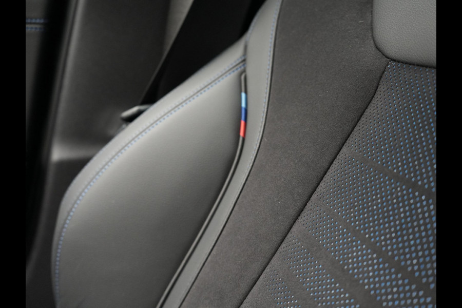BMW 3-serie 330e M Sport Plug In Hybrid 293pk PHEV | Widescreen Navi |Head Up | Alcantara Sportstoelen Verwarmd | Sfeerverlichting | Camera | BLIS | Keyless |