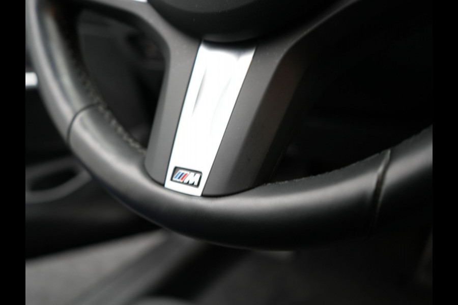 BMW 3-serie 330e M Sport Plug In Hybrid 293pk PHEV | Widescreen Navi |Head Up | Alcantara Sportstoelen Verwarmd | Sfeerverlichting | Camera | BLIS | Keyless |