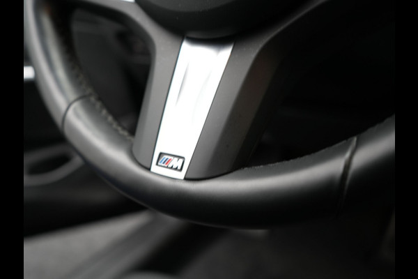 BMW 3-serie 330e M Sport Plug In Hybrid 293pk PHEV | Widescreen Navi |Head Up | Alcantara Sportstoelen Verwarmd | Sfeerverlichting | Camera | BLIS | Keyless |