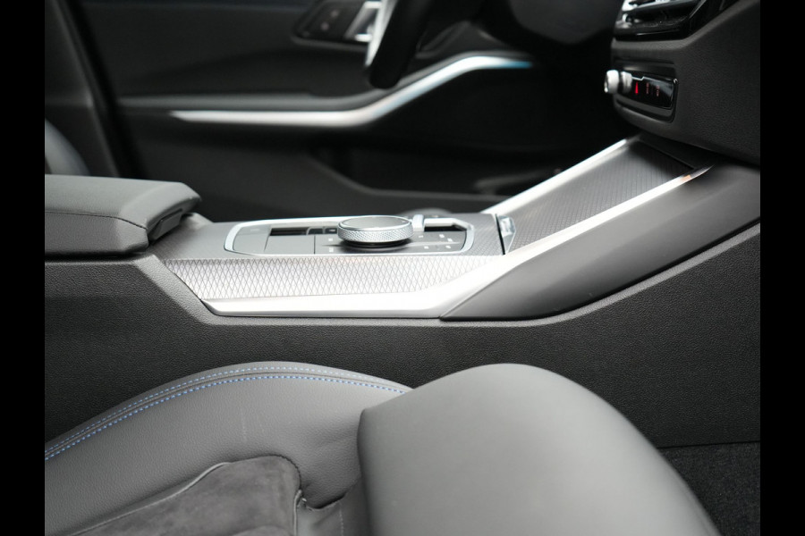 BMW 3-serie 330e M Sport Plug In Hybrid 293pk PHEV | Widescreen Navi |Head Up | Alcantara Sportstoelen Verwarmd | Sfeerverlichting | Camera | BLIS | Keyless |