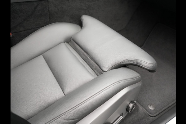 Volvo XC60 T6 Plug-in hybrid AWD Plus Bright PHEV | Panodak | Adaptive Cruise | Harman Kardon | Lederen Sportstoelen Memory | Camera | Google Maps | 19"L.M | Keyless | Stuurverwarming |