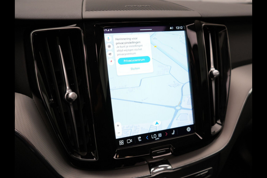 Volvo XC60 T6 Plug-in hybrid AWD Plus Bright PHEV | Panodak | Adaptive Cruise | Harman Kardon | Lederen Sportstoelen Memory | Camera | Google Maps | 19"L.M | Keyless | Stuurverwarming |