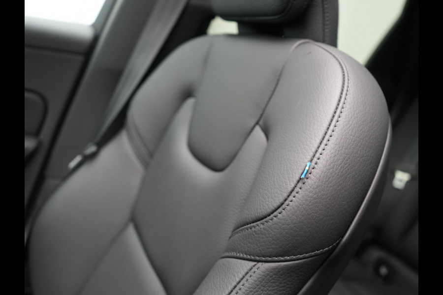 Volvo XC60 T6 Plug-in hybrid AWD Plus Bright PHEV | Panodak | Adaptive Cruise | Harman Kardon | Lederen Sportstoelen Memory | Camera | Google Maps | 19"L.M | Keyless | Stuurverwarming |