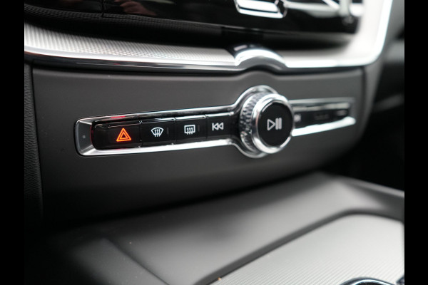 Volvo XC60 T6 Plug-in hybrid AWD Plus Bright PHEV | Panodak | Adaptive Cruise | Harman Kardon | Lederen Sportstoelen Memory | Camera | Google Maps | 19"L.M | Keyless | Stuurverwarming |