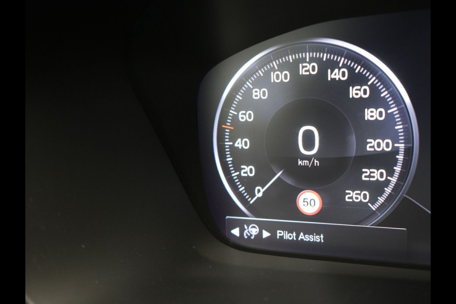 Volvo XC40 T4 Recharge Inscription Plug In Hybrid 211pk PHEV | Adaptive Cruise | Lederen Sportstoelen Memory | 360 Camera | Apple Carplay | Stuurverwarming | 18"L.M | DAB |