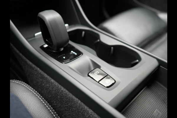 Volvo XC40 T4 Recharge Inscription Plug In Hybrid 211pk PHEV | Adaptive Cruise | Lederen Sportstoelen Memory | 360 Camera | Apple Carplay | Stuurverwarming | 18"L.M | DAB |