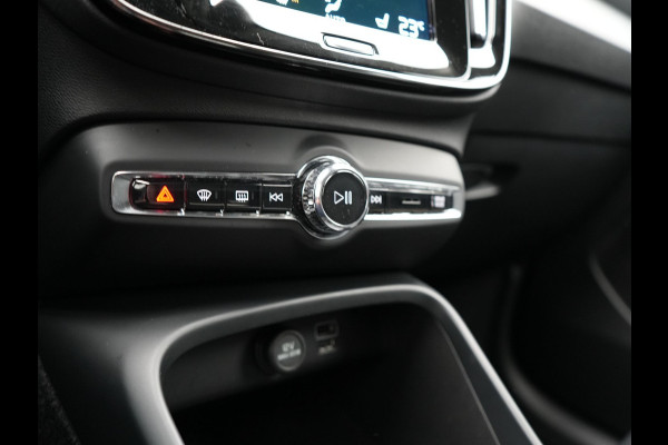 Volvo XC40 T4 Recharge Inscription Plug In Hybrid 211pk PHEV | Adaptive Cruise | Lederen Sportstoelen Memory | 360 Camera | Apple Carplay | Stuurverwarming | 18"L.M | DAB |