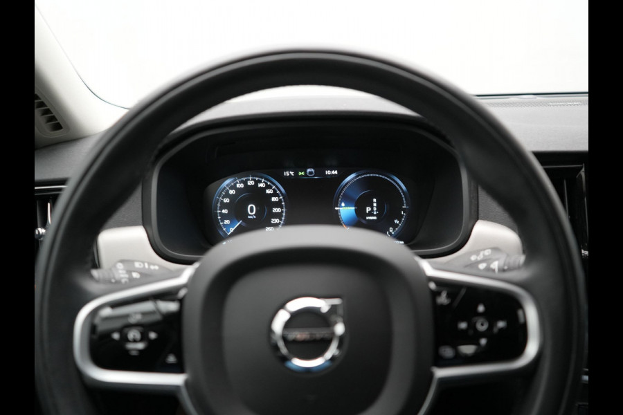 Volvo V90 T6 AWD Inscription Plug In Hybrid 340pk PHEV | Adaptive Cruise | Trekhaak af Fabriek | Head Up | Lederen Sportstoelen Memory | Harman Kardon | 360 Camera | BLIS | Pilot Assist | Stuurverwarming |