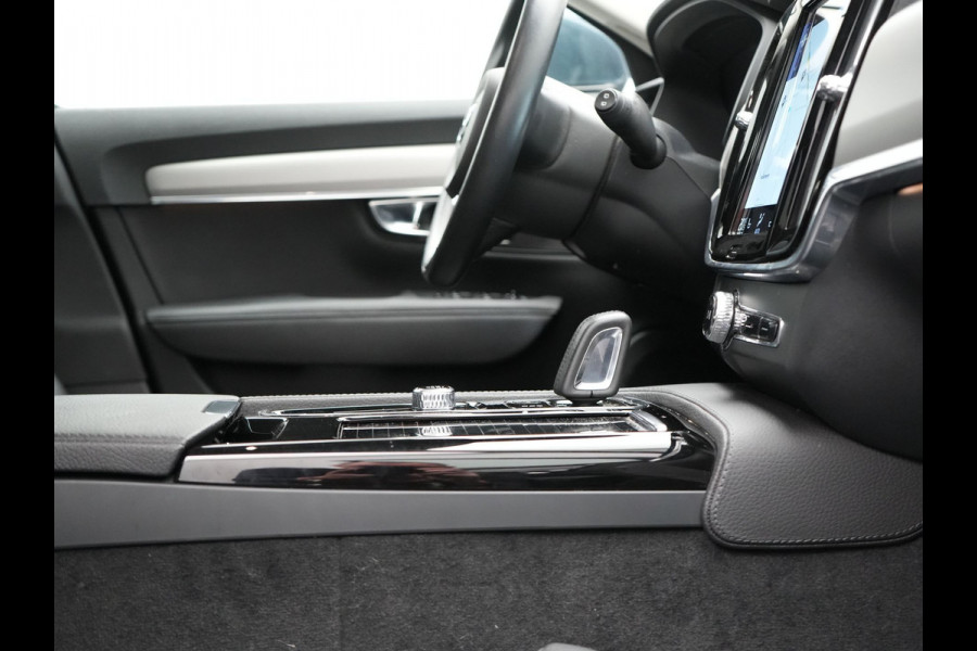 Volvo V90 T6 AWD Inscription Plug In Hybrid 340pk PHEV | Adaptive Cruise | Trekhaak af Fabriek | Head Up | Lederen Sportstoelen Memory | Harman Kardon | 360 Camera | BLIS | Pilot Assist | Stuurverwarming |