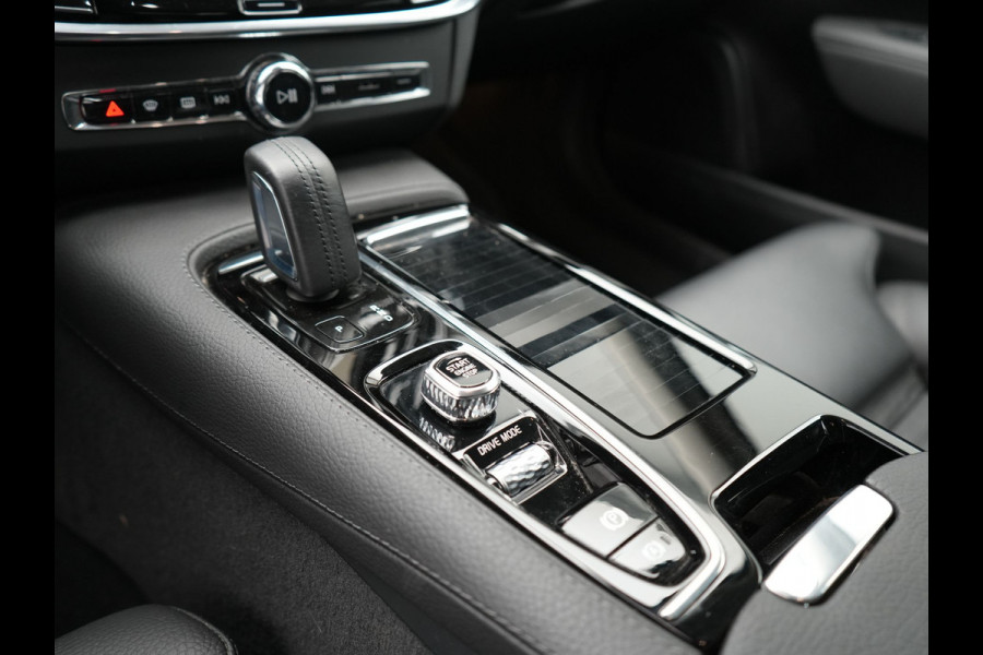 Volvo V90 T6 AWD Inscription Plug In Hybrid 340pk PHEV | Adaptive Cruise | Trekhaak af Fabriek | Head Up | Lederen Sportstoelen Memory | Harman Kardon | 360 Camera | BLIS | Pilot Assist | Stuurverwarming |