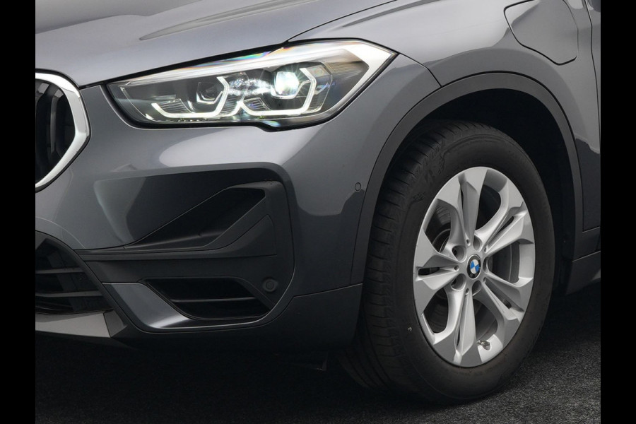 BMW X1 xDrive25e Sportline Plug In Hybrid 220pk PHEV | Adaptive Cruise | Trekhaak Afn. | Camera | Sportstoelen Verwarmd | Navi Pro | DAB | El. Achterklep |