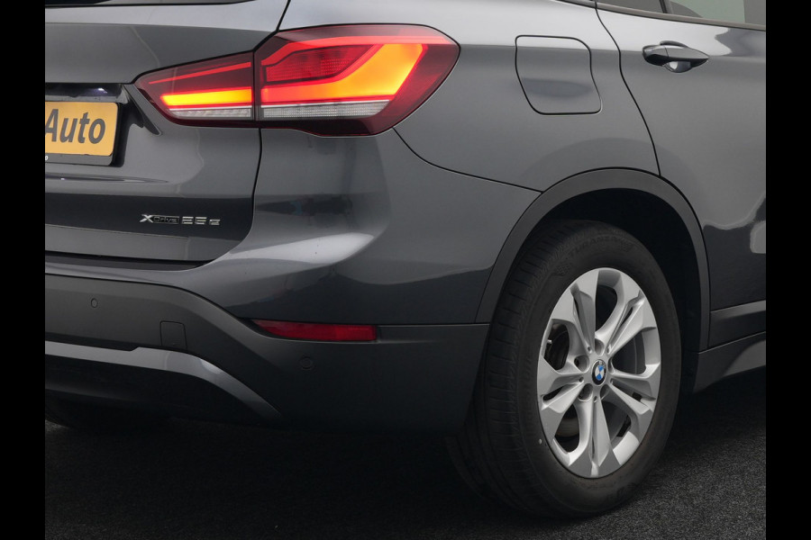 BMW X1 xDrive25e Sportline Plug In Hybrid 220pk PHEV | Adaptive Cruise | Trekhaak Afn. | Camera | Sportstoelen Verwarmd | Navi Pro | DAB | El. Achterklep |