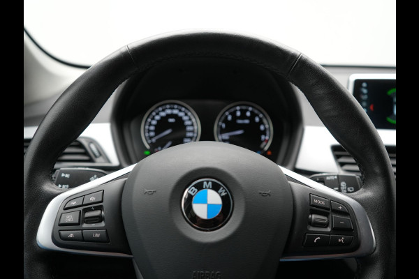 BMW X1 xDrive25e Sportline Plug In Hybrid 220pk PHEV | Adaptive Cruise | Trekhaak Afn. | Camera | Sportstoelen Verwarmd | Navi Pro | DAB | El. Achterklep |