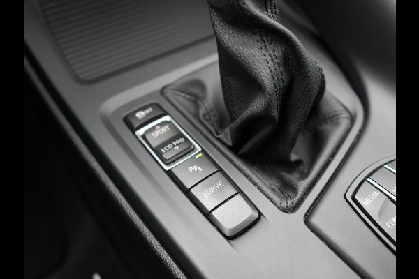BMW X1 xDrive25e Sportline Plug In Hybrid 220pk PHEV | Adaptive Cruise | Trekhaak Afn. | Camera | Sportstoelen Verwarmd | Navi Pro | DAB | El. Achterklep |