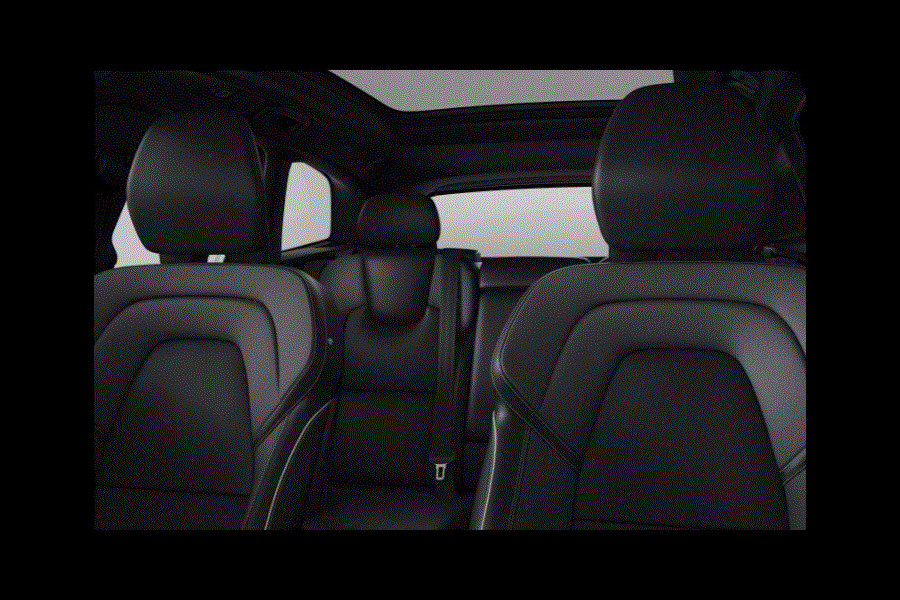 Volvo XC60 T6 350PK Automaat Plug-in hybrid AWD Plus Dark / Panoramadak / Harman Kardon / Luchtvering / 360 camera / Sport stoelen / 21'' velgen