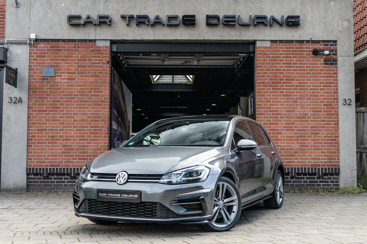 Volkswagen Golf 1.5 TSI R-Line Pano / Camera / ACC Volkswagen Golf 1.5 TSI R-Line Pano / Camera / ACC