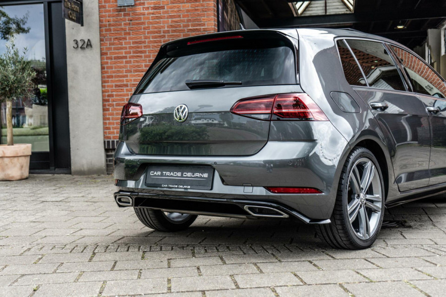 Volkswagen Golf 1.5 TSI R-Line Pano / Camera / ACC