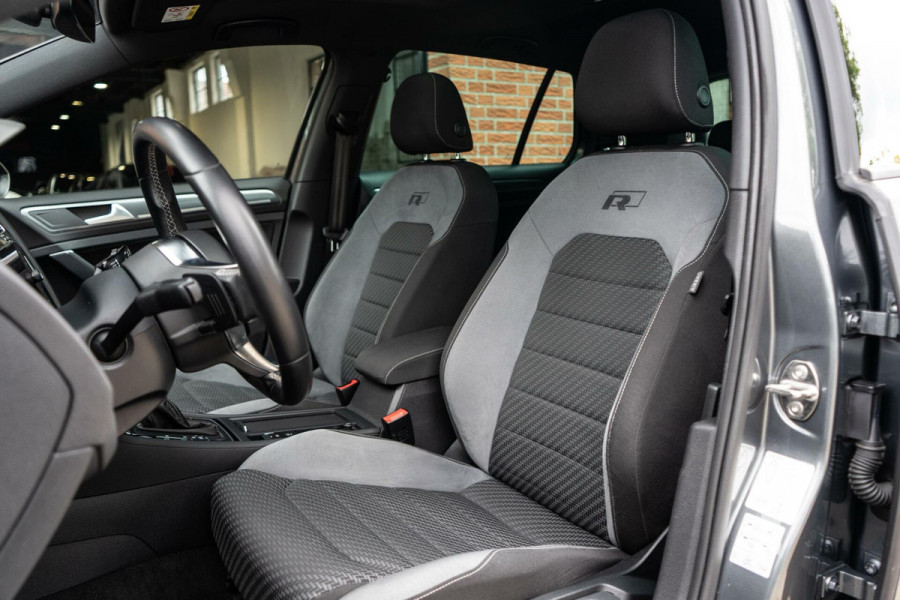 Volkswagen Golf 1.5 TSI R-Line Pano / Camera / ACC