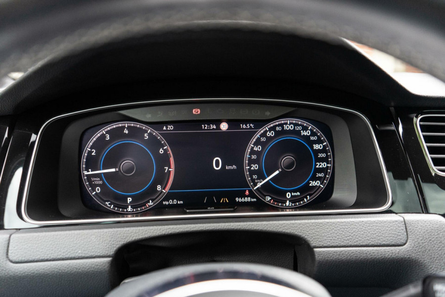 Volkswagen Golf 1.5 TSI R-Line Pano / Camera / ACC