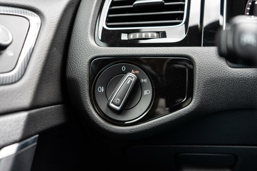 Volkswagen Golf 1.5 TSI R-Line Pano / Camera / ACC