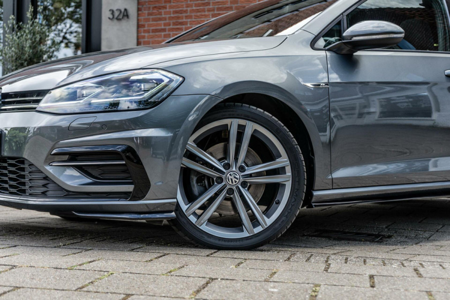 Volkswagen Golf 1.5 TSI R-Line Pano / Camera / ACC