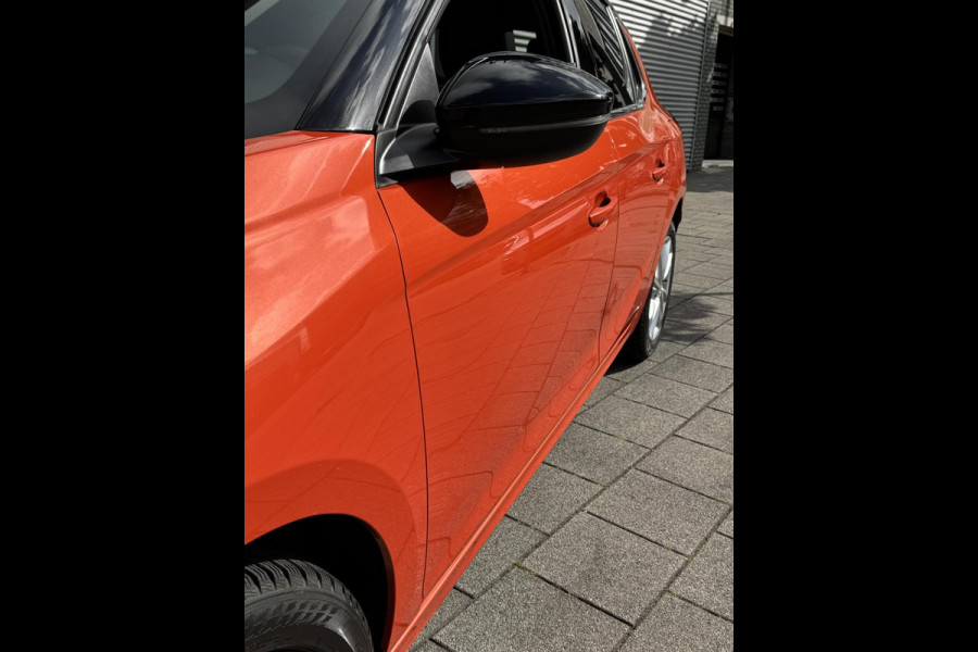 Opel Corsa 1.2 Elegance - Apple CarPlay / Navigatie I Airco I Achteruitrij Camera/PDC I Sport velgen I Dealer onderhouden